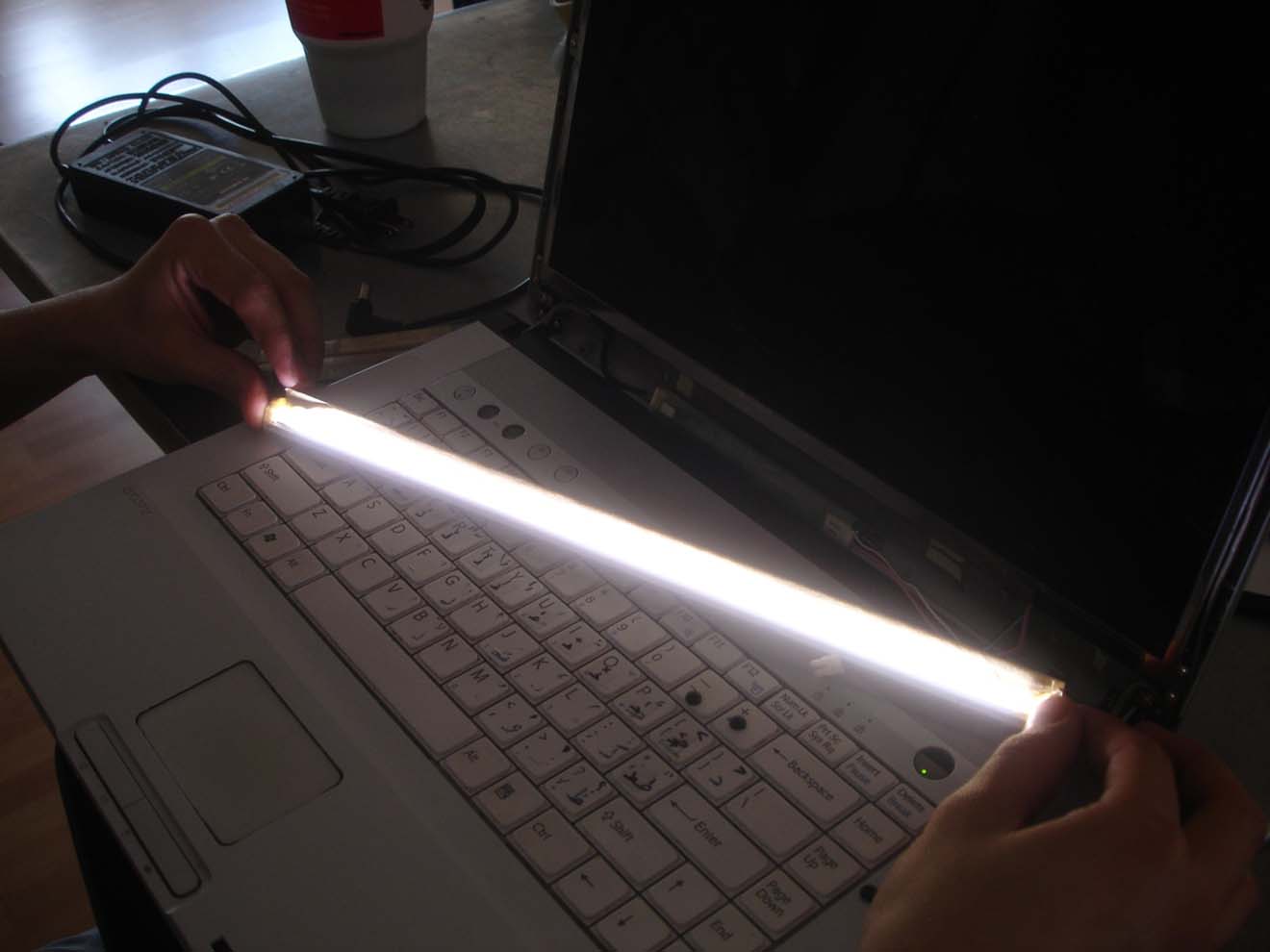 Замена и ремонт подсветки экрана ноутбука в Энгельсе