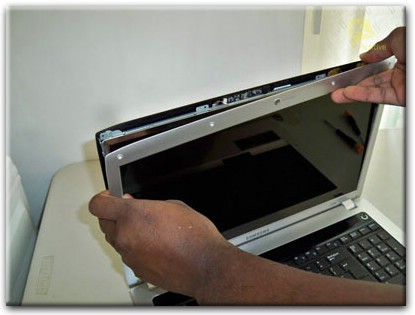 Замена экрана ноутбука Samsung в Энгельсе